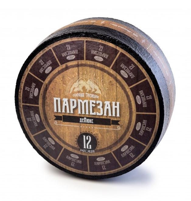 Сыр Пармезан де Люкс 12 мес. Молочный Мир 45% 6,5 кг